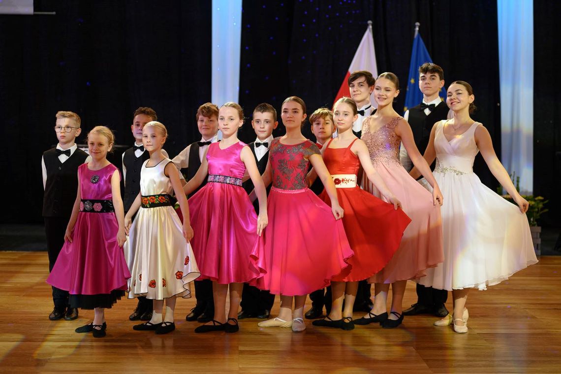 Zespół Pieśni i Tańca „Zamojszczyzna” od lat działa jako ambasador polskiej kultury. Z powodzeniem bierze udział w konkursach i mistrzostwach. Reprezentuje region w kraju i za granicą. Fot. ZPiT „Zamojszczyzna”