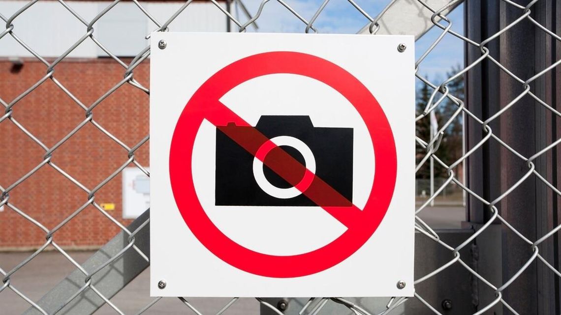 Zrobienie zdjęcia nie zrobi z ciebie przestępcy. MON łagodzi zakaz