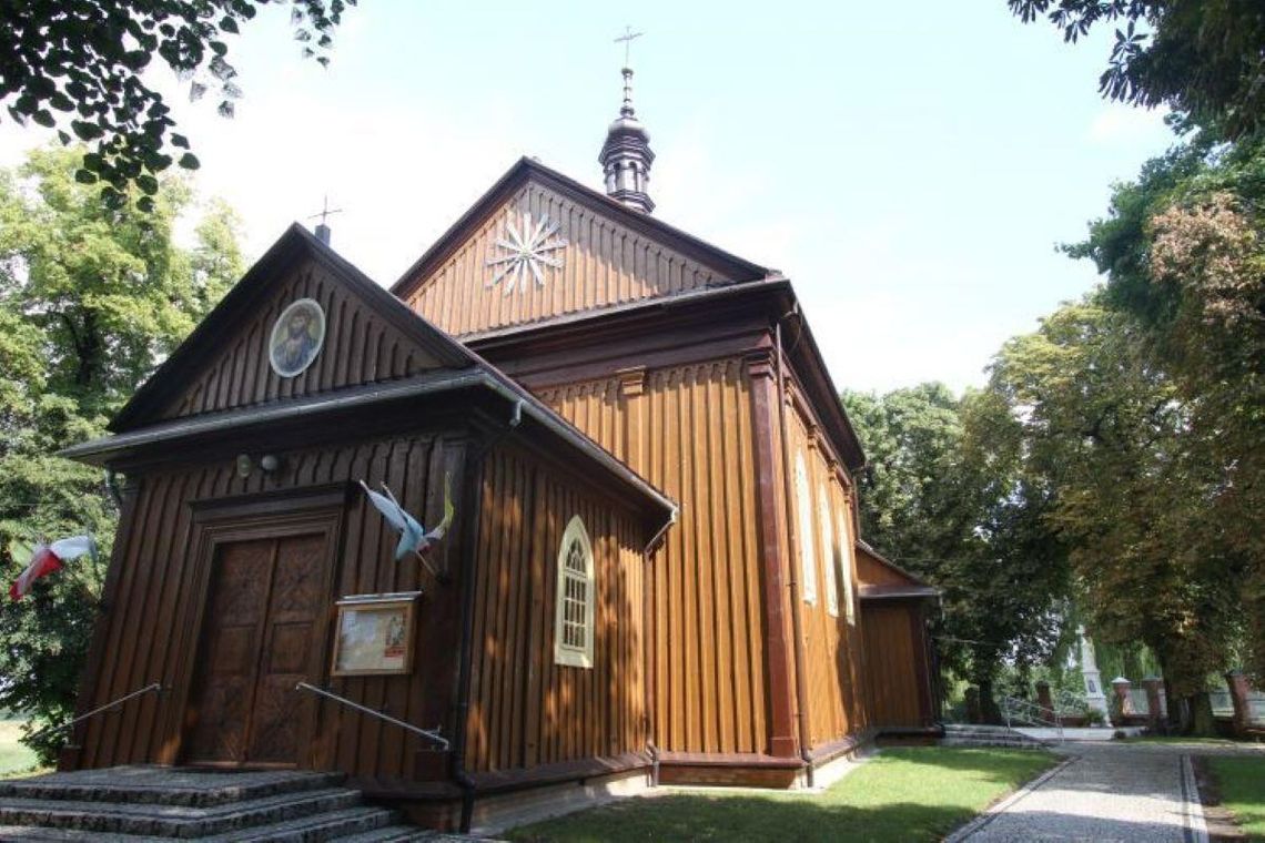 Bezczelny złodziej ukradł ponad 100 tys. zł zebranych przez parafian w podhrubieszowskich Moniatyczach na ratunek zabytkowych organów w tamtejszej świątyni.