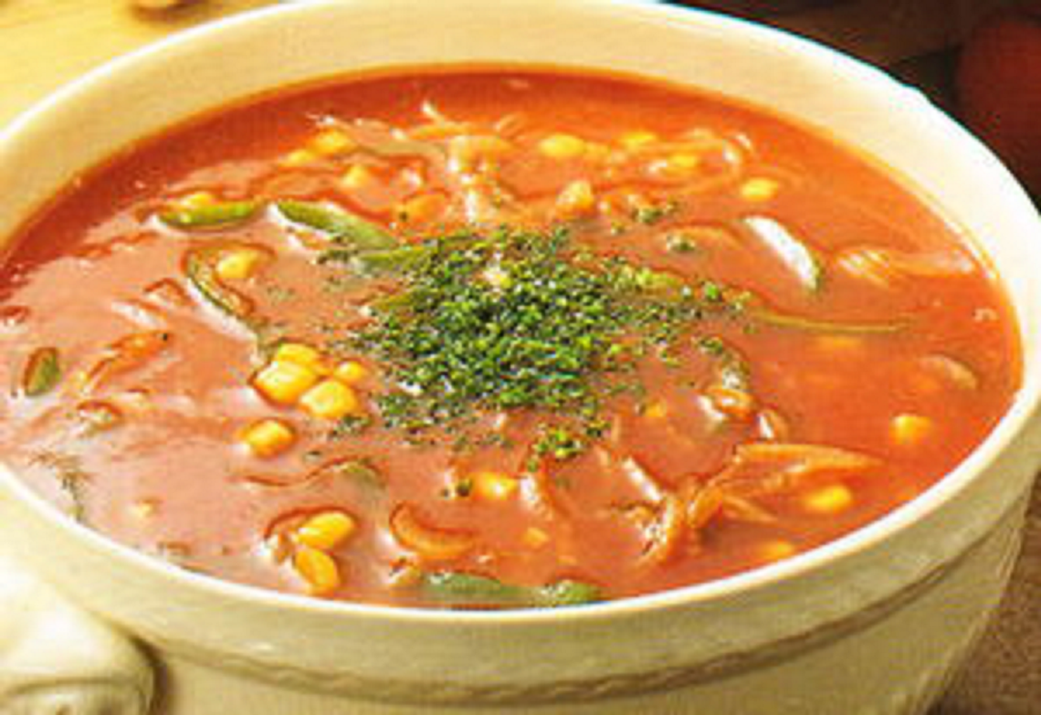 Zupa pomidorowa z kukurydzą i papryką, przepis Barbary Pyś z Kolonii Ruszów
