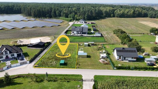 Atrakcyjna działka na przedmieściach. Atrakcyjna działka na przedmieściach.