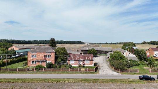 Budynki: produkcyjny i gospodarcze, dom - Mołożów Budynki: produkcyjny i gospodarcze, dom - Mołożów