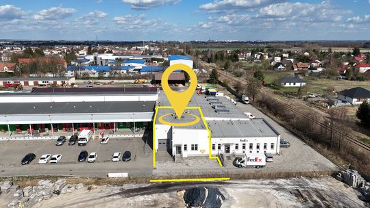 Do wynajęcia atrakcyjna hala z zapleczem biurowym