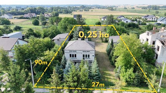 Dom do adaptacji na rozległej działce 0,25 ha