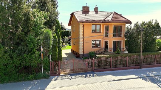 Elegancki dom w sercu Zamościa – z ogrodem!