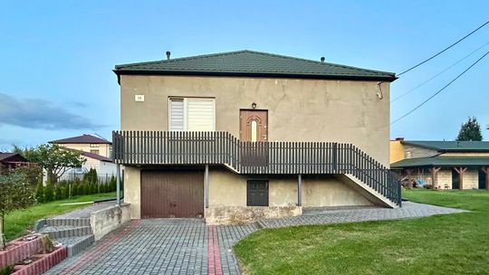 Funkcjonalny dom z ogrodem-Łaszczów Funkcjonalny dom z ogrodem-Łaszczów