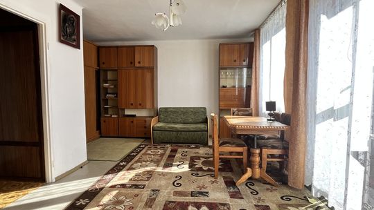 Kawalerka na 2 piętrze w centrum miasta.