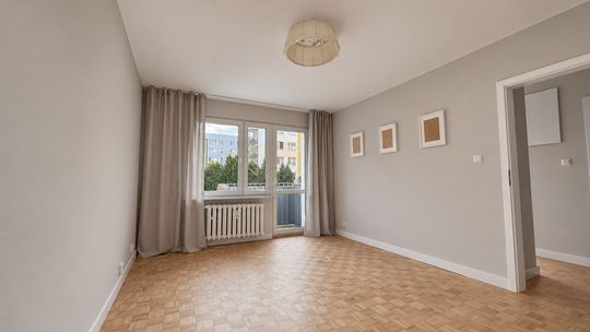 Kawalerka po remoncie 35 m² z balkonem – centrum Hrubieszowa