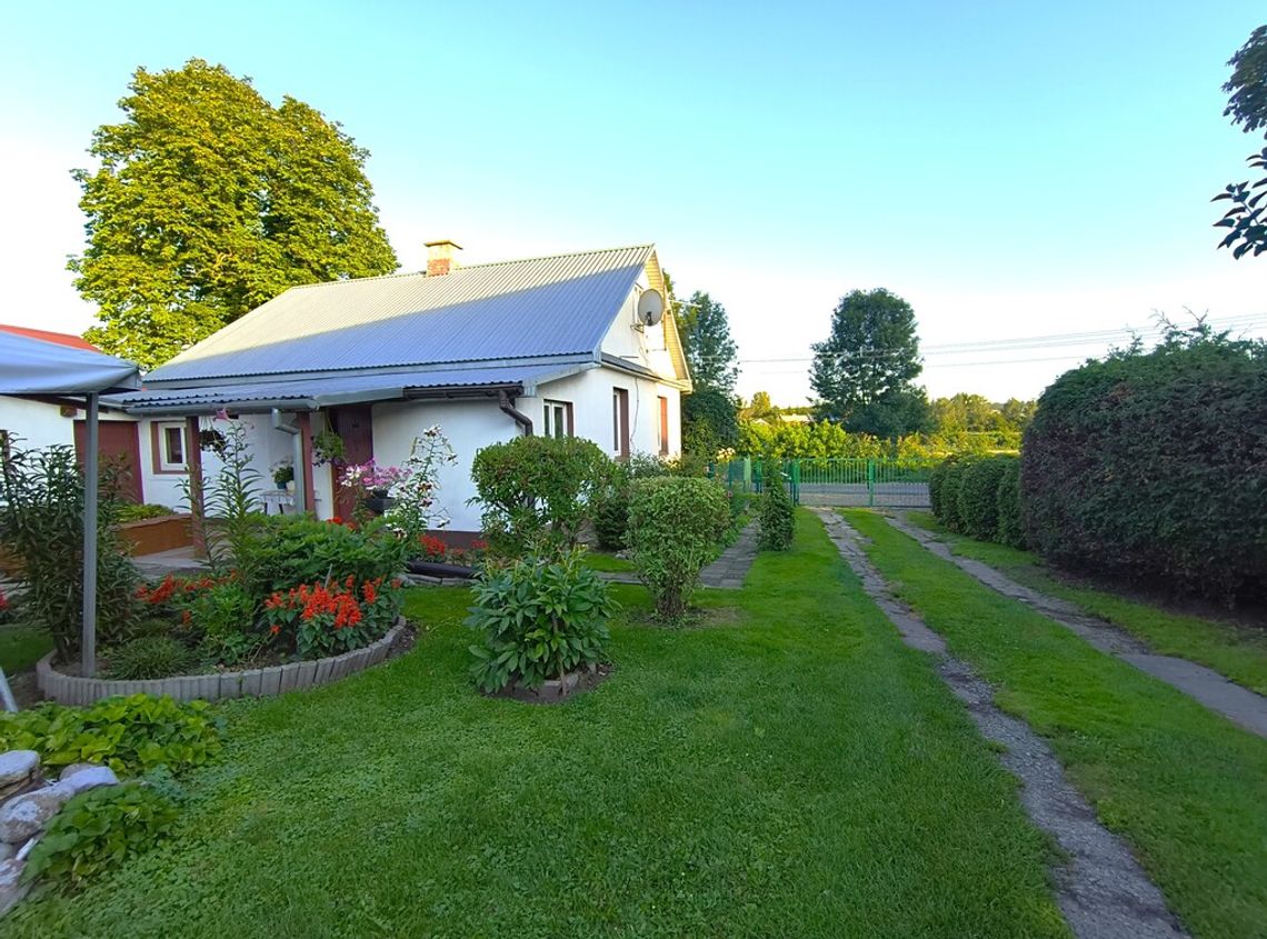 Dom z ogrodem – Szystowice, gm. Grabowiec