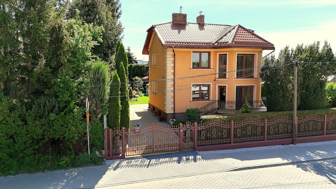 Elegancki dom w sercu Zamościa – z ogrodem!