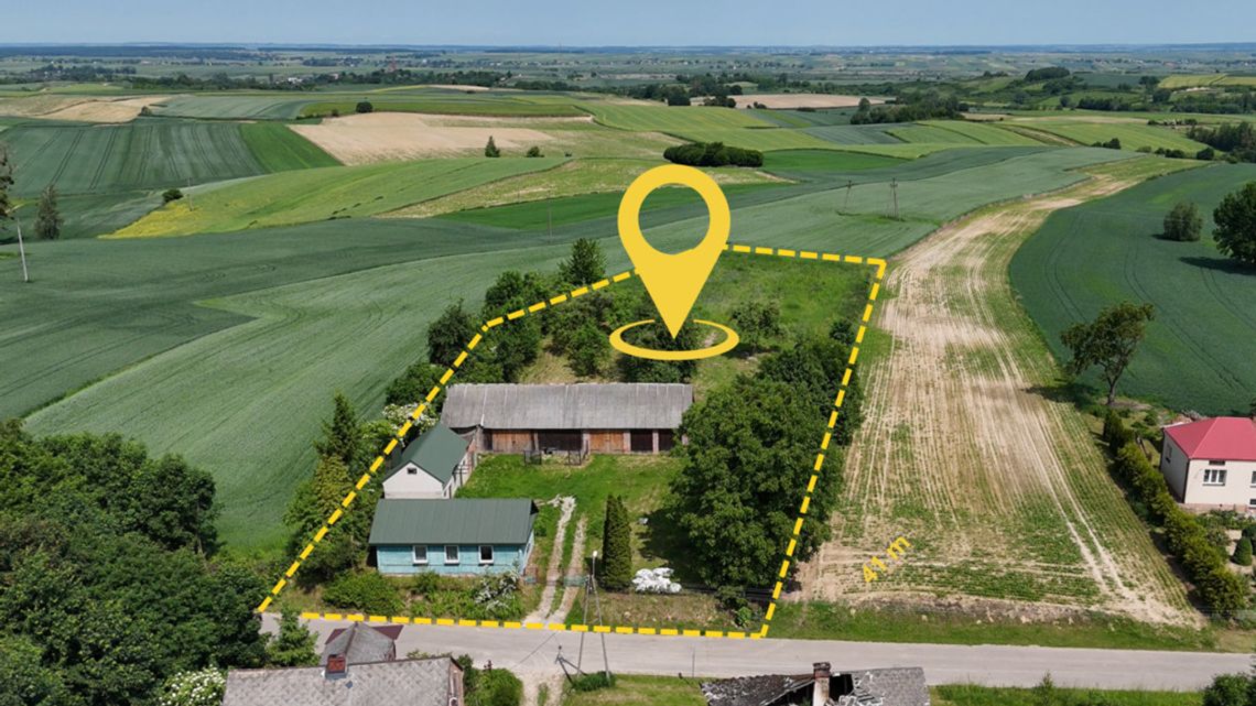 Urokliwe siedlisko na wzgórzu. Sad i budynki gosp. Urokliwe siedlisko na wzgórzu. Sad i budynki gosp.