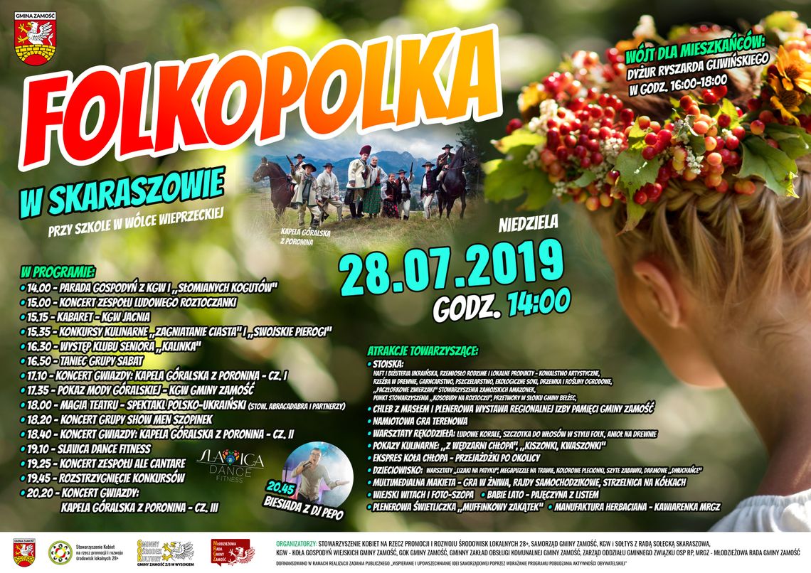 Folkopolka w Skaraszowie przy szkole w Wólce Wieprzeckiej