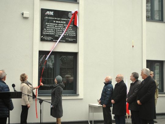 Biłgoraj: Odsłonięcie tablicy upamiętniającej żołnierzy AK