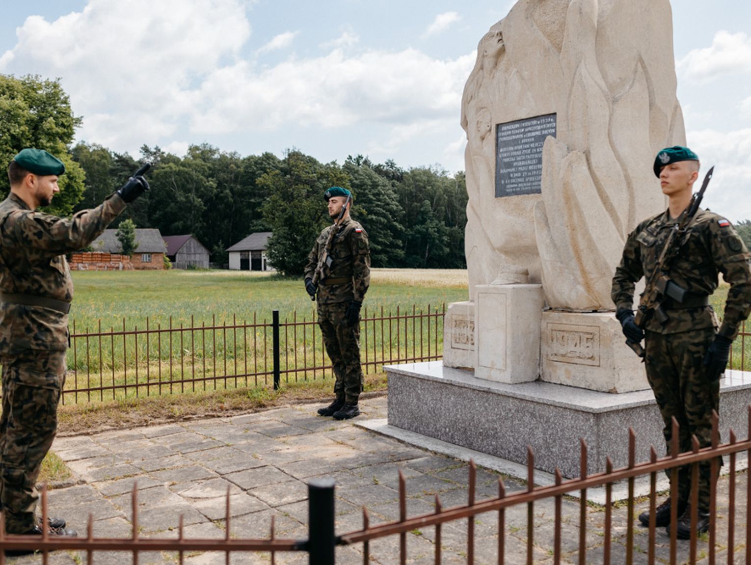 Luchów Dolny 80. rocznica wysiedlenia Luchowa Górnego i Luchowa Dolnego