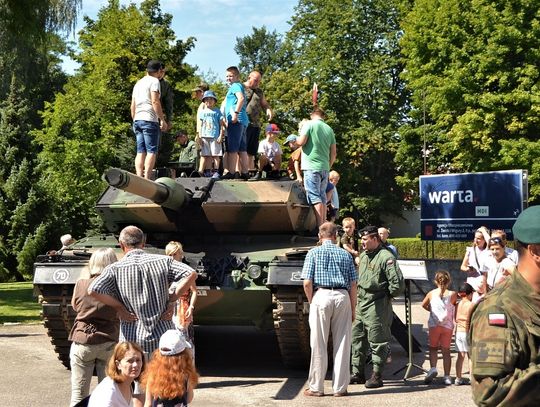 Rosomak, czołg Leopard i rekonstruktorzy, czyli 13 sierpnia w Tomaszowie [ZDJĘCIA]