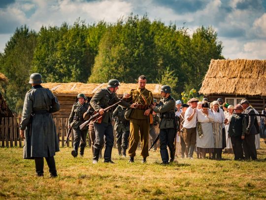 Rekonstrukcja bitew pod Tomaszowem Lubelskim 1939 [ZDJĘCIA]