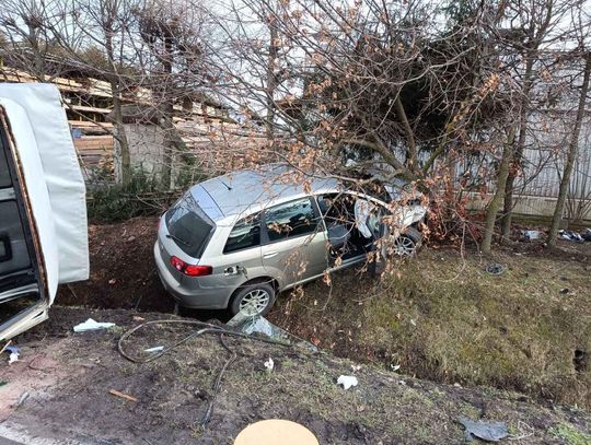 Wypadek w Modryńcu. Zderzyły się 2 samochody [ZDJĘCIA]