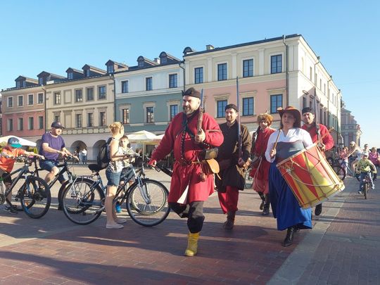 Zamość: Pokaz musztry na Rynku Wielkim [ZDJĘCIA]