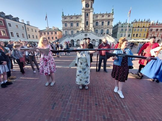 Zamość: Pokaz musztry na Rynku Wielkim [ZDJĘCIA]