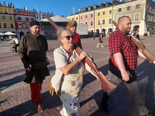 Zamość: Pokaz musztry na Rynku Wielkim [ZDJĘCIA]