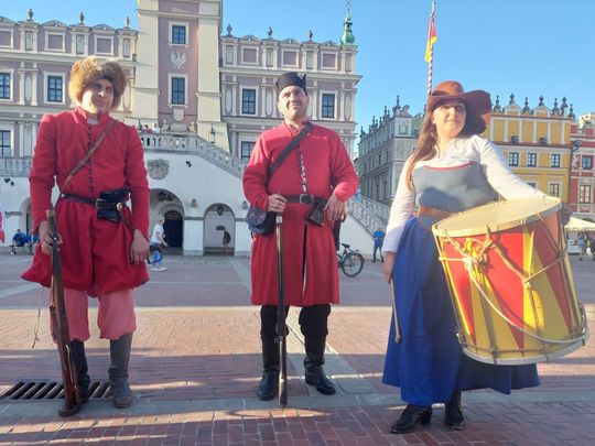 Zamość: Pokaz musztry na Rynku Wielkim [ZDJĘCIA]