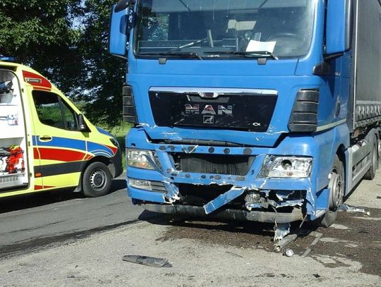 Wypadek w Hrubieszowie. Man zderzył się z volkswagenem [ZDJĘCIA]