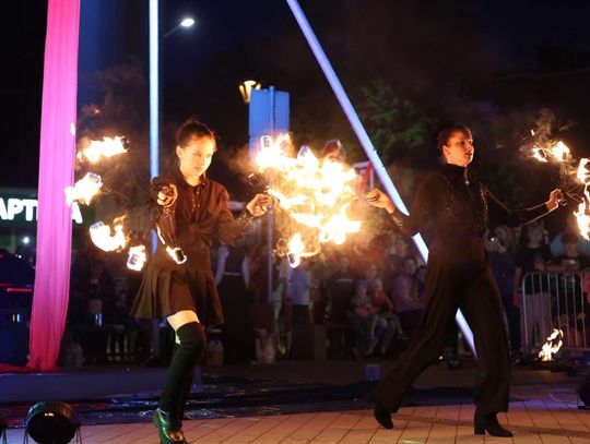 Dni Tomaszowa Lubelskiego. Fireshow na rynku miejskim [ZDJĘCIA]