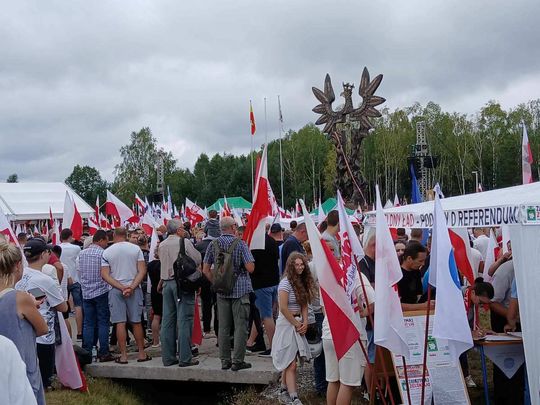 Odsłonięcie pomnika Rzeź Wołyńska w Domostawie