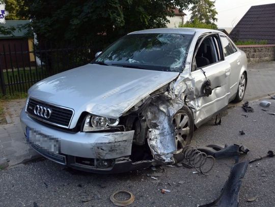 Szczebrzeszyn: Nietrzeźwy kierowca busa czołowo zderzył się z audi