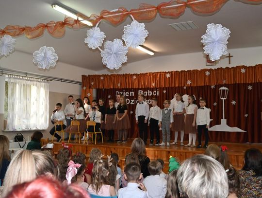 Dzień Babci i Dziadka w Rogóźnie - galeria zdjęć