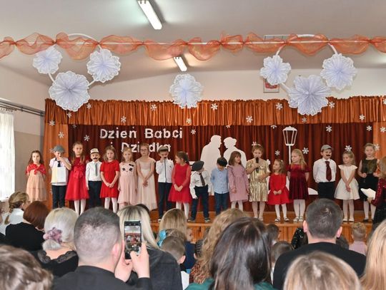 Dzień Babci i Dziadka w Rogóźnie - galeria zdjęć