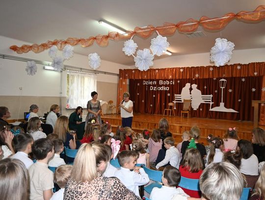 Dzień Babci i Dziadka w Rogóźnie - galeria zdjęć