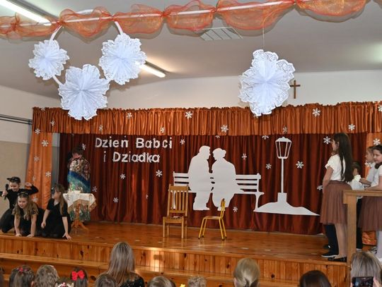 Dzień Babci i Dziadka w Rogóźnie - galeria zdjęć