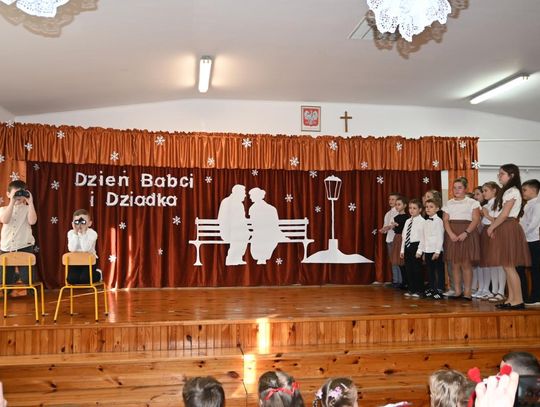 Dzień Babci i Dziadka w Rogóźnie - galeria zdjęć