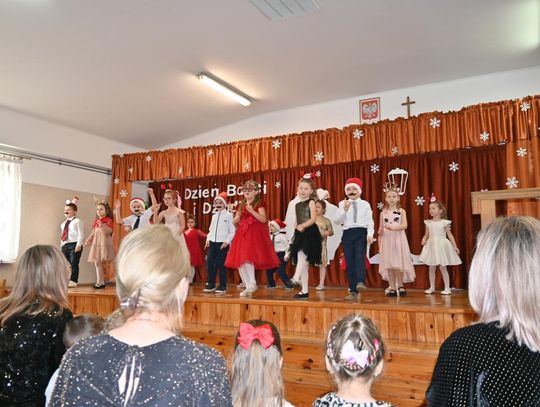 Dzień Babci i Dziadka w Rogóźnie - galeria zdjęć