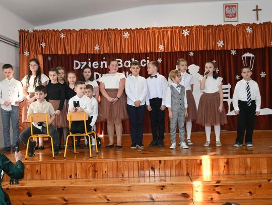 Dzień Babci i Dziadka w Rogóźnie - galeria zdjęć