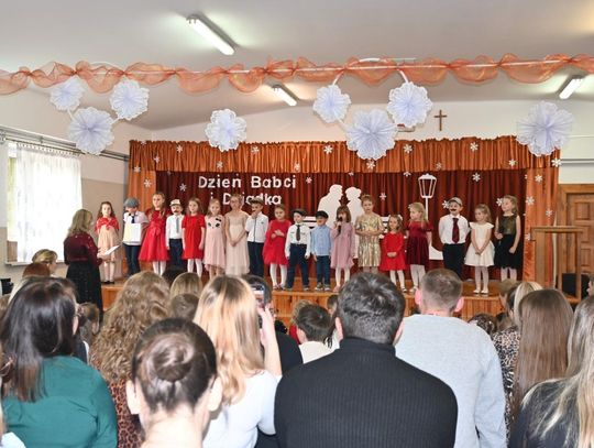 Dzień Babci i Dziadka w Rogóźnie - galeria zdjęć