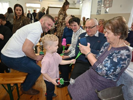Dzień Babci i Dziadka w Rogóźnie - galeria zdjęć