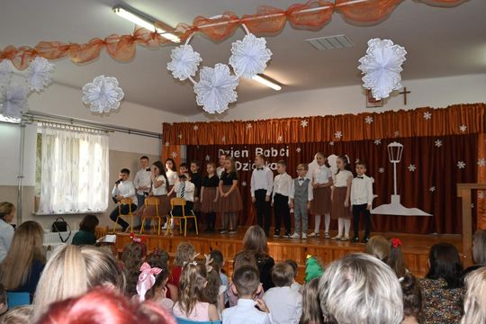 Dzień Babci i Dziadka w Rogóźnie - galeria zdjęć