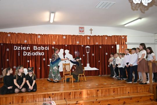 Dzień Babci i Dziadka w Rogóźnie - galeria zdjęć