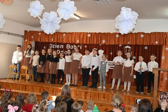 Dzień Babci i Dziadka w Rogóźnie - galeria zdjęć