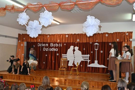 Dzień Babci i Dziadka w Rogóźnie - galeria zdjęć