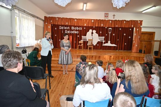 Dzień Babci i Dziadka w Rogóźnie - galeria zdjęć