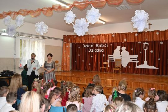 Dzień Babci i Dziadka w Rogóźnie - galeria zdjęć