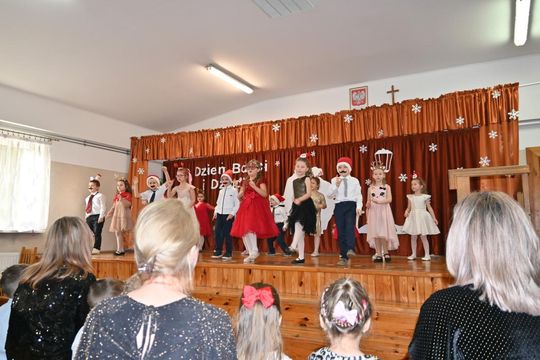 Dzień Babci i Dziadka w Rogóźnie - galeria zdjęć