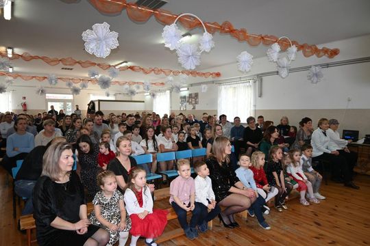 Dzień Babci i Dziadka w Rogóźnie - galeria zdjęć