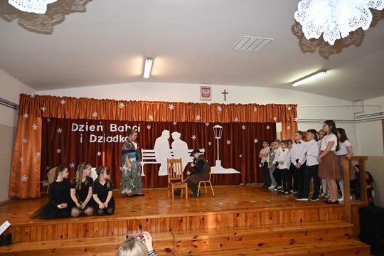 Dzień Babci i Dziadka w Rogóźnie - galeria zdjęć