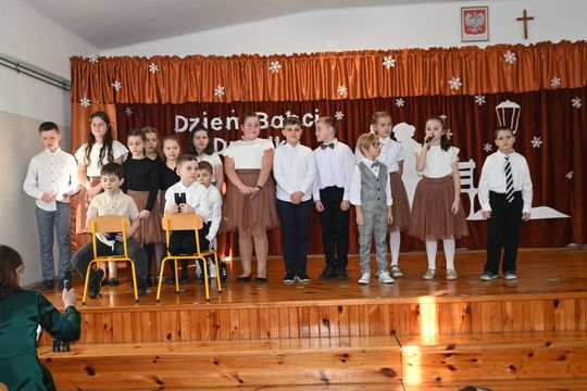 Dzień Babci i Dziadka w Rogóźnie - galeria zdjęć