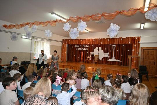 Dzień Babci i Dziadka w Rogóźnie - galeria zdjęć