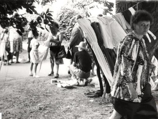 Zamość na archiwalnych fotografiach: Stary bazarek przy parku - galeria zdjęć